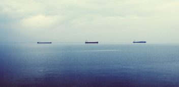 oil-tankers-336718_1920-680x330